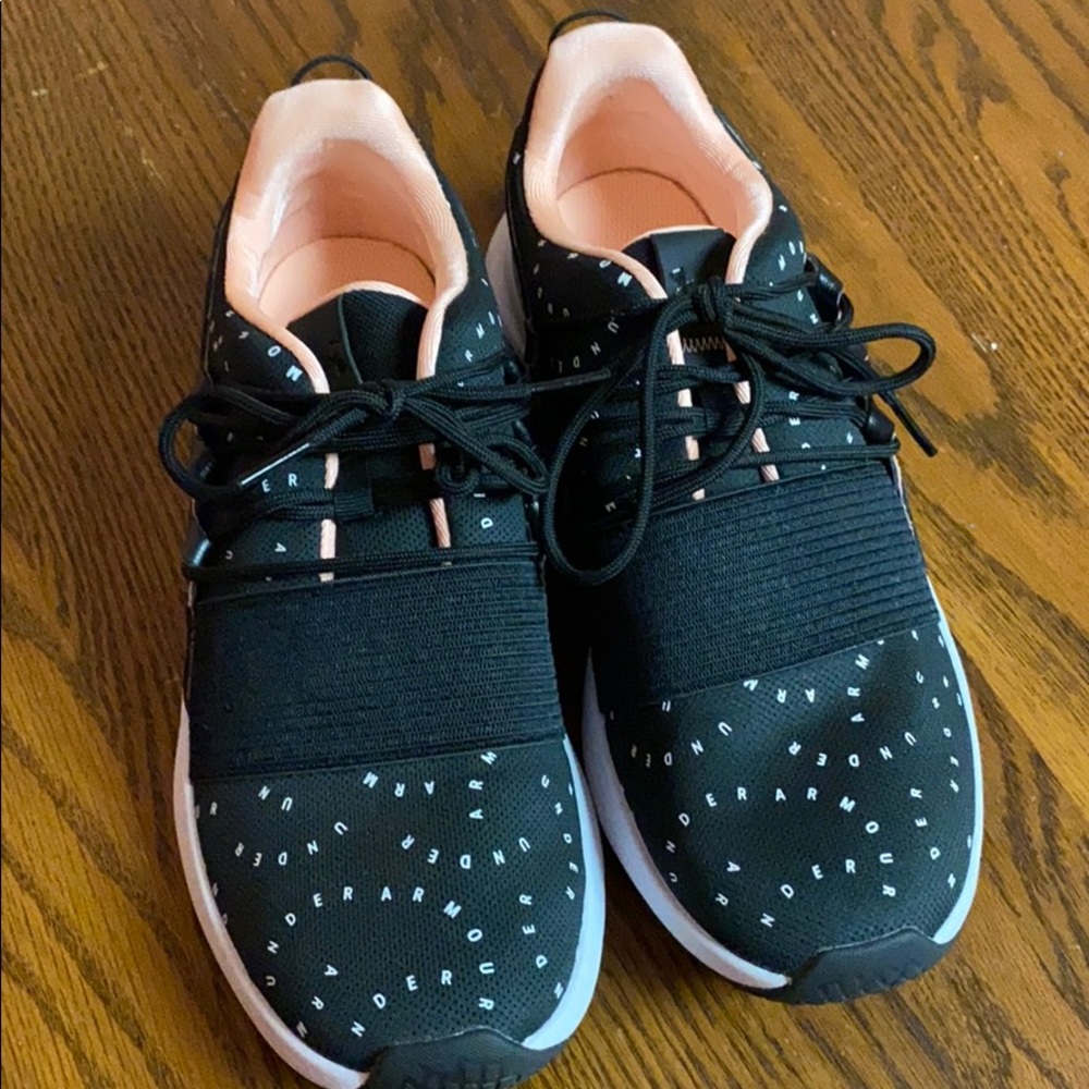 Under Armour Sneakers